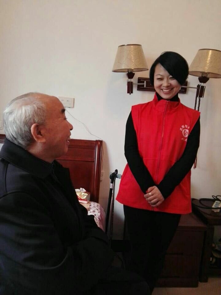 心靈港灣志愿者關(guān)愛老人活動